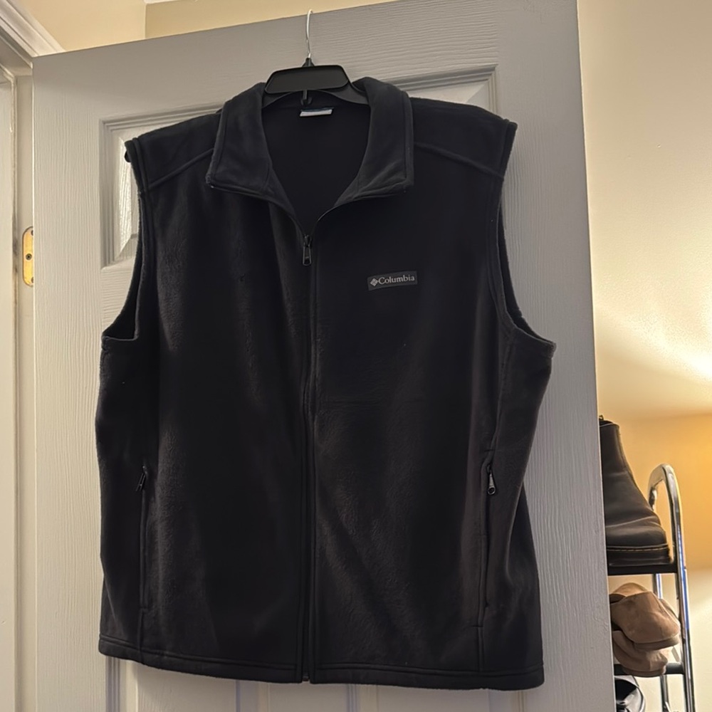 Columbia Black Fleece Vest